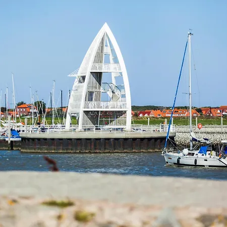Deichknutt Himmel - Mit Hafen Und Meerblick